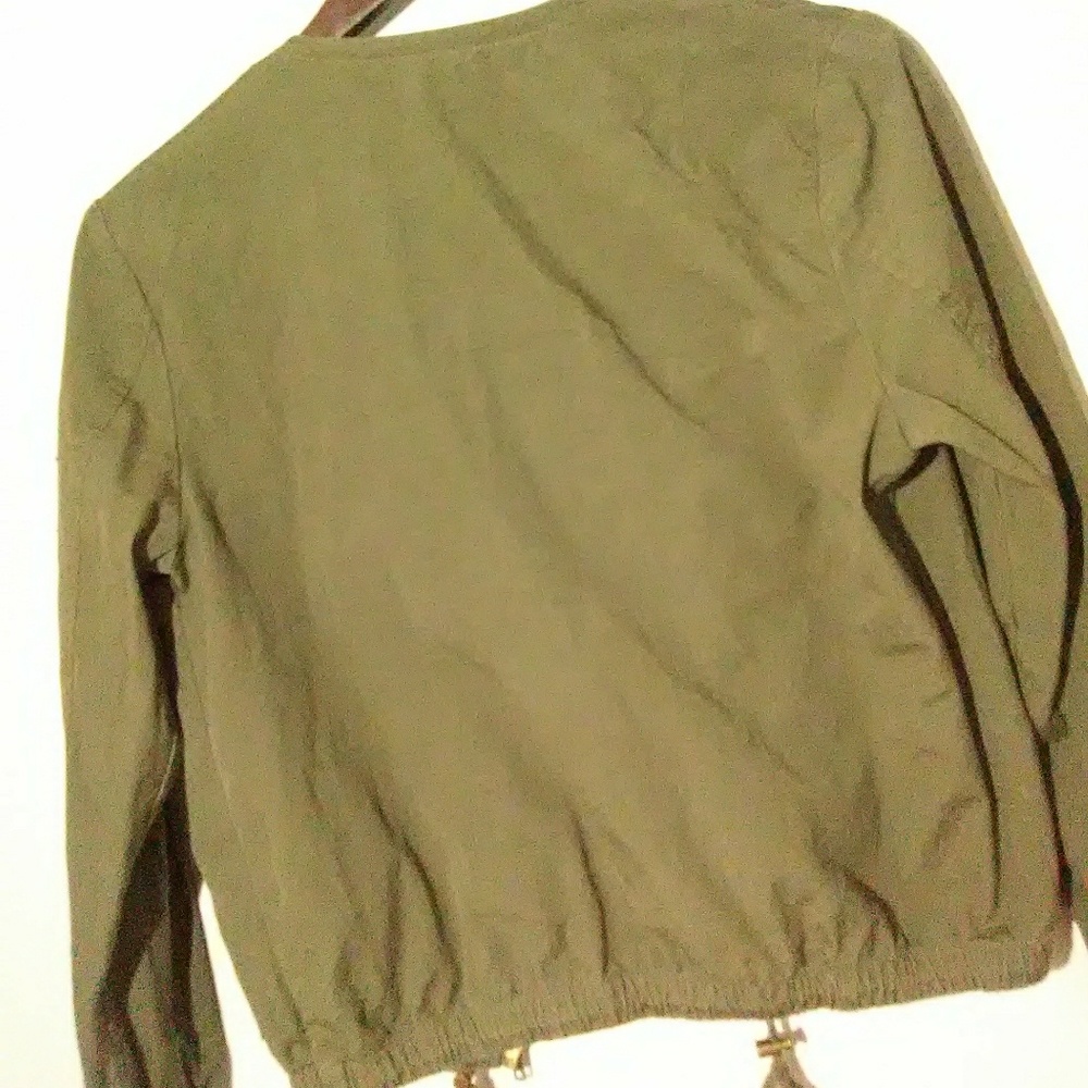 Jackets - Picture 3 of 4